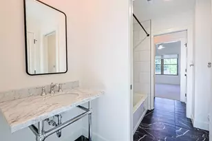 9200 Village Green Dr, Montgomery, OH 45242 - Photo 32