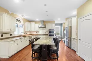7649 Hunters Tr, West Chester, OH 45069 - Photo 4