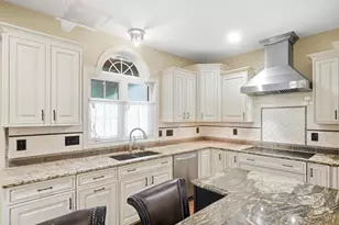 7649 Hunters Tr, West Chester, OH 45069 - Photo 6
