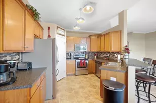 7771 Skyview Cir, Green Township, OH 45248 - Photo 10