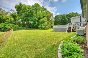 960 Butterfly Ct, Springfield Township, OH 45231 - Photo 2
