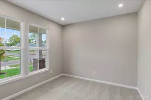 2552 Golden Leaf Dr, Beavercreek, OH 45431 - Photo 10