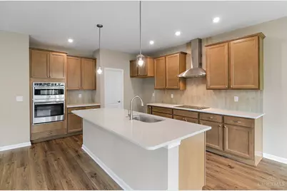 2552 Golden Leaf Drive, Beavercreek, OH 45431 - Photo 2