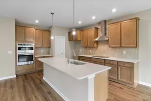 2552 Golden Leaf Dr, Beavercreek, OH 45431 - Photo 2