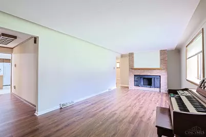 6051 Jerry Lee Drive, Miami Township, OH 45150 - Photo 4