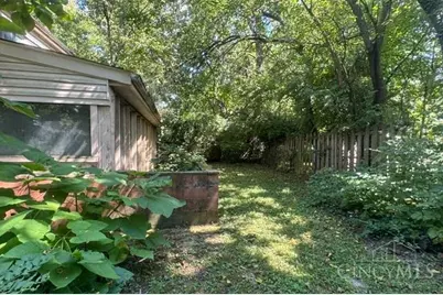 955 Matthews Drive, Lincoln Heights, OH 45215 - Photo 2