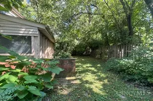 955 Matthews Dr, Lincoln Heights, OH 45215 - Photo 2