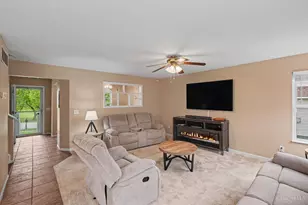 9648 Fallshill Cir, Springfield Township, OH 45231 - Photo 4