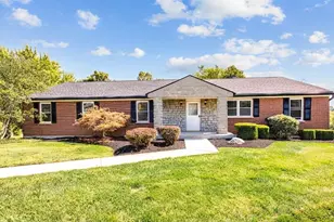 6831 Perinwood Dr, Green Township, OH 45248 - Photo 1