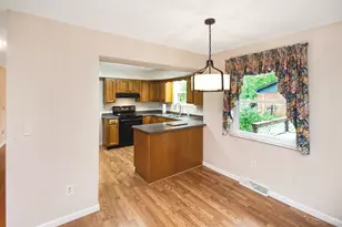 8044 Honeysuckle Ln, West Chester, OH 45069 - Photo 18
