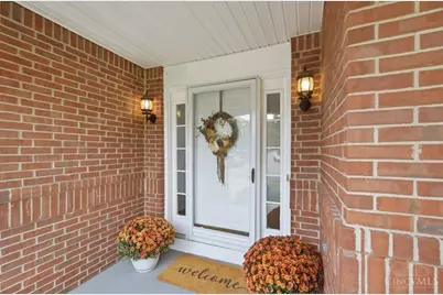 9698 Fallsridge Court, Springfield Township, OH 45231 - Photo 6