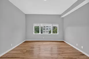 418 Torrence Ct, Cincinnati, OH 45202 - Photo 2