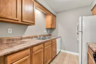 2431 Mustang Dr, Cincinnati, OH 45211 - Photo 10
