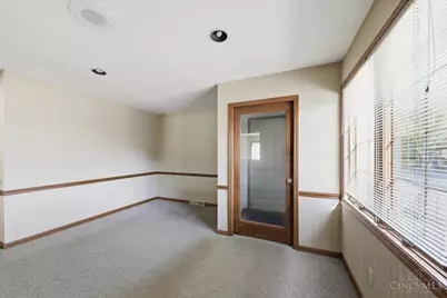 136 N Breiel Boulevard, Middletown, OH 45042 - Photo 8