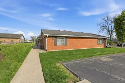 136 N Breiel Boulevard, Middletown, OH 45042 - Photo 6
