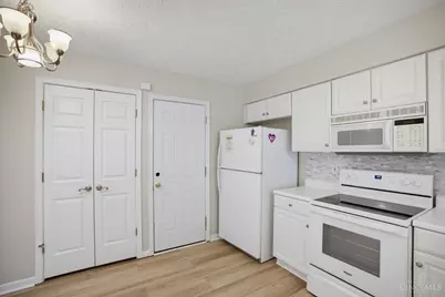 4188 East Village Drive, Mason, OH 45040 - Photo 8