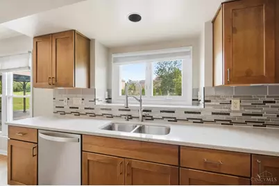 10934 Fallstone Drive, Cincinnati, OH 45246 - Photo 24