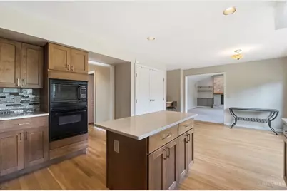 10934 Fallstone Drive, Cincinnati, OH 45246 - Photo 22