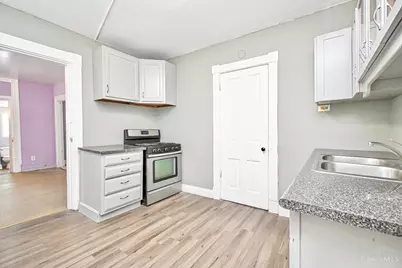 303 Walnut Street, Elmwood Place, OH 45216 - Photo 12