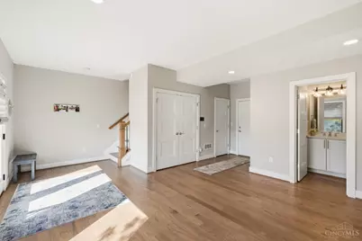 4252 Parkview Drive, Blue Ash, OH 45242 - Photo 2