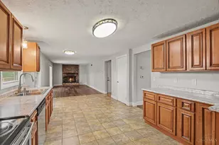 11258 Lodgeview Ct, Forest Park, OH 45240 - Photo 4