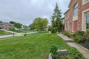 6099 Balsam Dr, Miami Township, OH 45150 - Photo 4