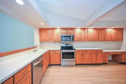 201 Centerbury Court, Cincinnati, OH 45246 - Photo 4