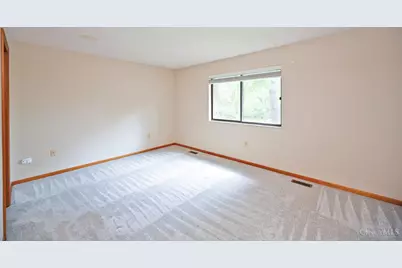 201 Centerbury Court, Cincinnati, OH 45246 - Photo 14