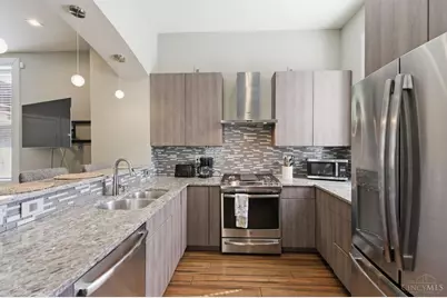 206 Wade Street, Cincinnati, OH 45202 - Photo 2