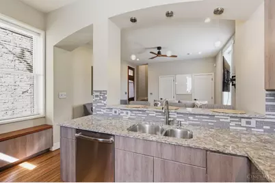206 Wade Street, Cincinnati, OH 45202 - Photo 4