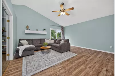 387 Hartford Court, Hamilton Township, OH 45039 - Photo 6