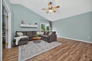 387 Hartford Ct, Hamilton Township, OH 45039 - Photo 6
