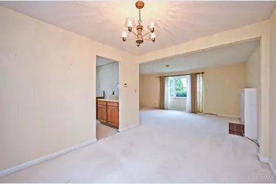 8397 Holiday Hills Drive, Anderson Township, OH 45255 - Photo 12