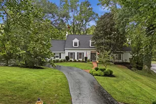 8430 Susann Ln, Cincinnati, OH 45215 - Photo 2