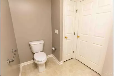 6999 Summit Lake Drive #2, Green Township, OH 45247 - Photo 18