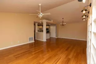 6999 Summit Lake Dr, Green Township, OH 45247 - Photo 6