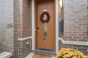24 Mercer St, Cincinnati, OH 45202 - Photo 8