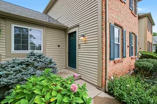 7 St James Ct, Fairfield, OH 45014 - Photo 2