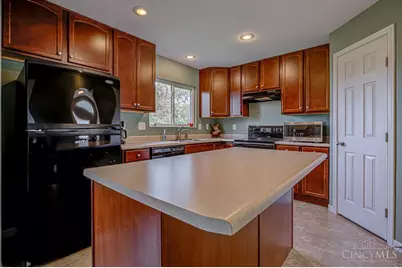 6988 Ruwes Oak Drive, Green Township, OH 45248 - Photo 2