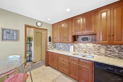 9044 Winton Road, Springfield Township, OH 45231 - Photo 14
