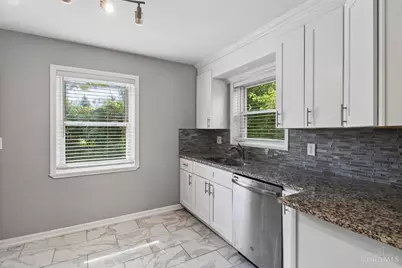 5065 Western Hills Ave, Cincinnati, OH 45238 - Photo 12