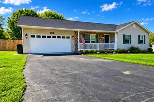 303 Adare Ct, Lynchburg, OH 45142 - Photo 2