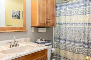 5678 Hollowview Ct, Delhi Township, OH 45233 - Photo 12