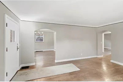 1127 W North Bend Dr, Cincinnati, OH 45224 - Photo 12