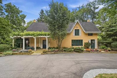 407 Lafayette Avenue, Cincinnati, OH 45220 - Photo 1