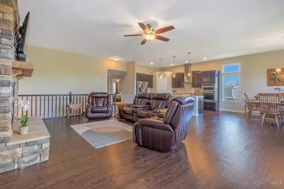 3194 Renaissance Boulevard, Middletown, OH 45005 - Photo 2