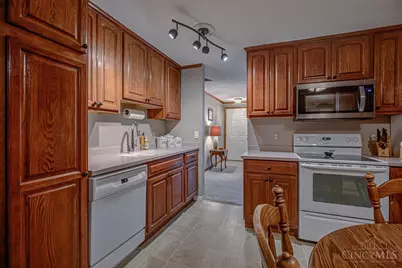923 Beechmeadow Lane, Cincinnati, OH 45238 - Photo 8