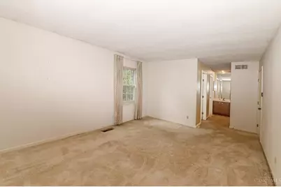 1001 Shakertown Court, Montgomery, OH 45242 - Photo 14