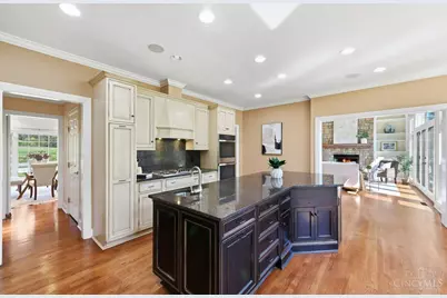 8575 Sleepy Hollow Drive, Indian Hill, OH 45243 - Photo 18