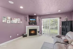 2418 Bluffcrest Ln, Cincinnati, OH 45238 - Photo 30
